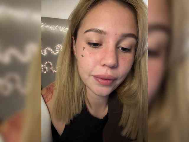 AmyGlad Live Webcam on BongaCams