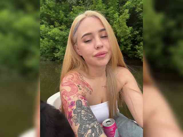 AmyGlad webcam