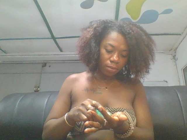 Anique24