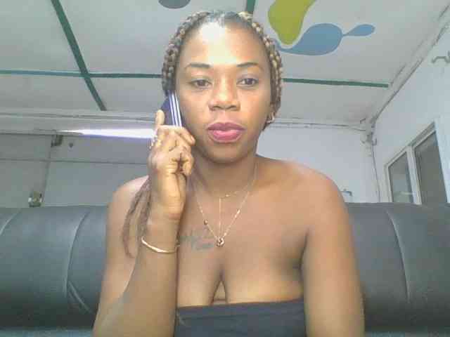 Anique24