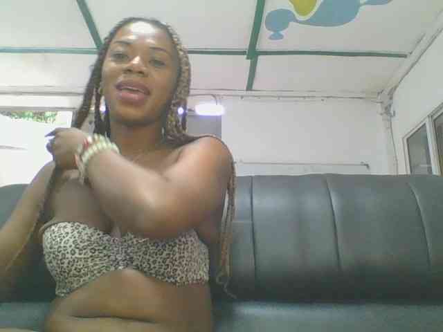 Anique24