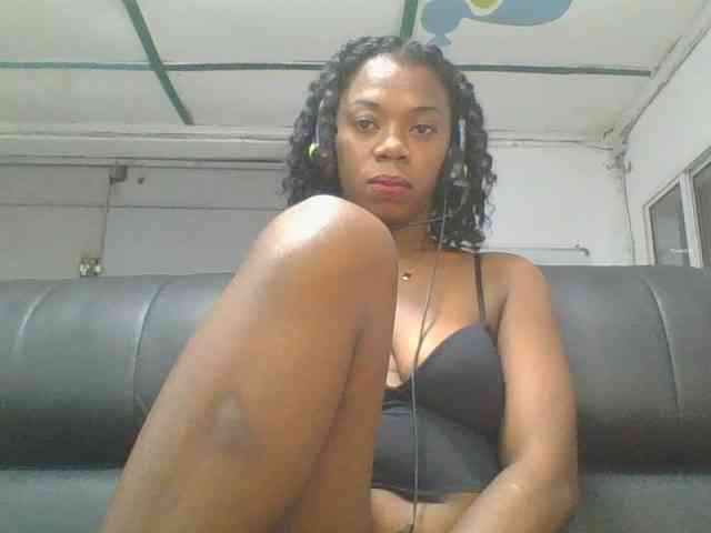 Anique24