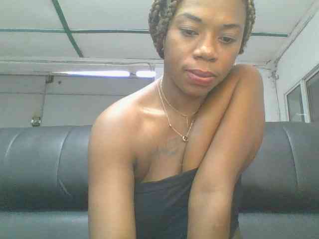 Anique24