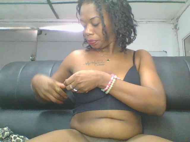 Anique24
