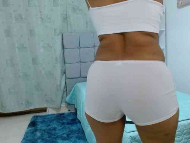 QueenScarlet webcam