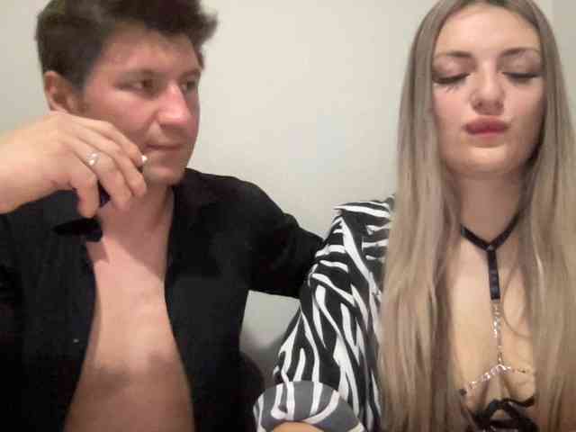 MINYandMIKKY webcam