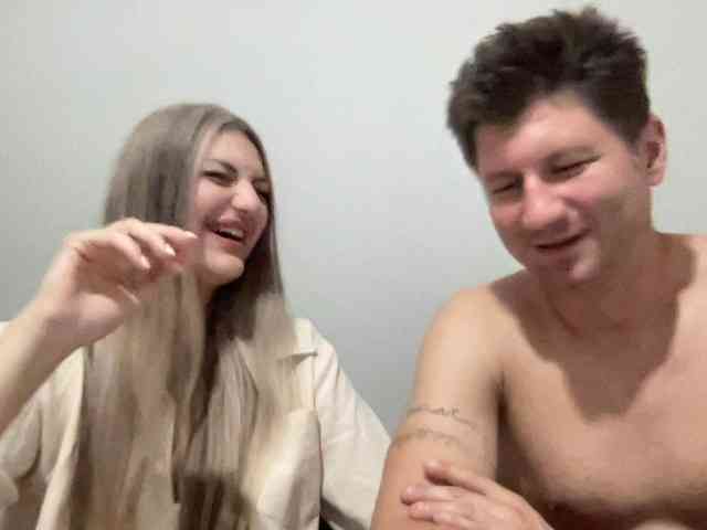MINYandMIKKY webcam