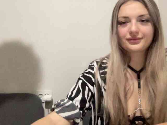 MINYandMIKKY webcam
