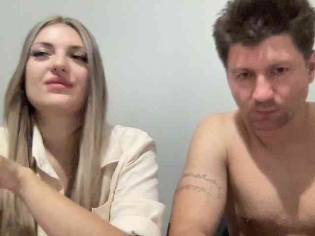 MINYandMIKKY webcam