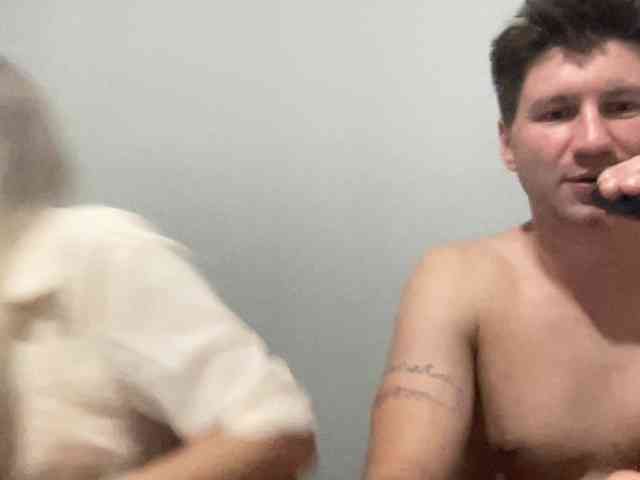 MINYandMIKKY webcam