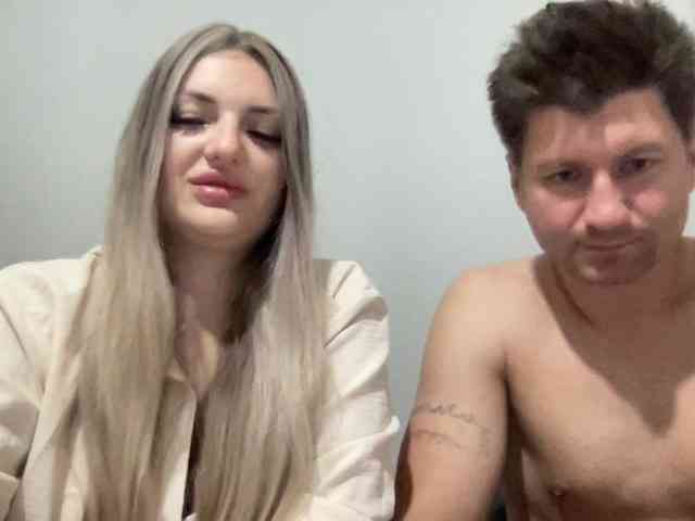 MINYandMIKKY webcam