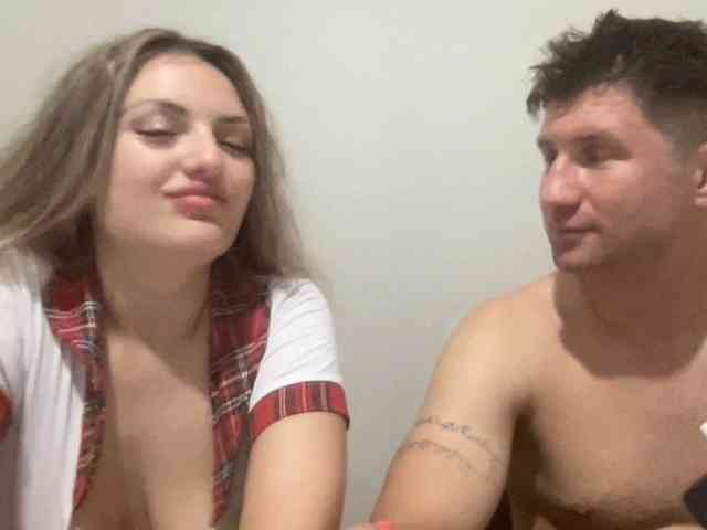 MINYandMIKKY webcam