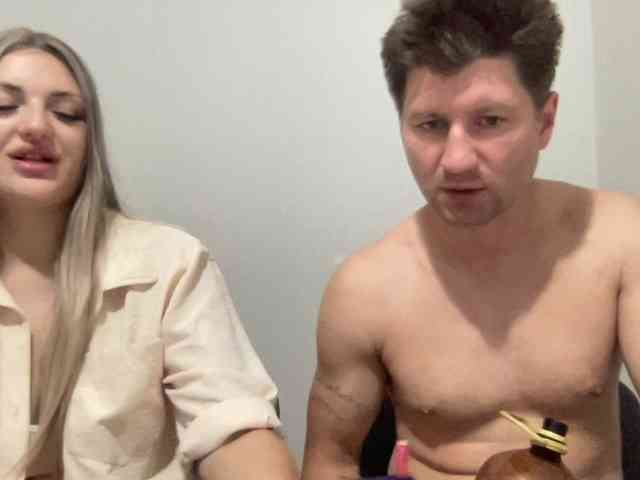 MINYandMIKKY webcam