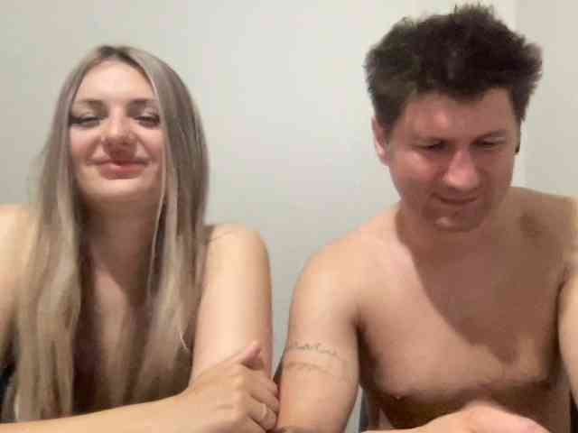 MINYandMIKKY webcam
