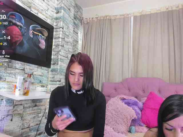 Alia_and_Adara webcam