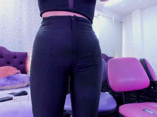 Alia_and_Adara webcam