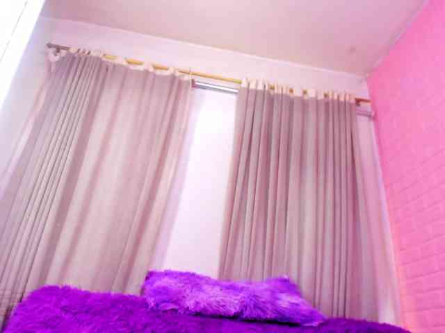 Alia_and_Adara webcam