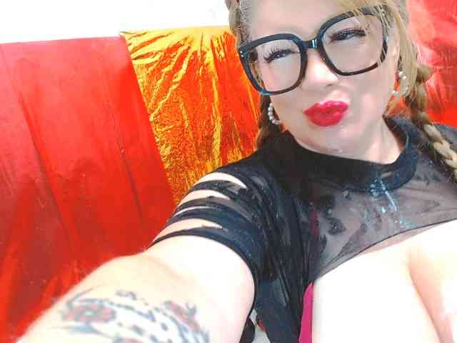 KiannaSex08 webcam