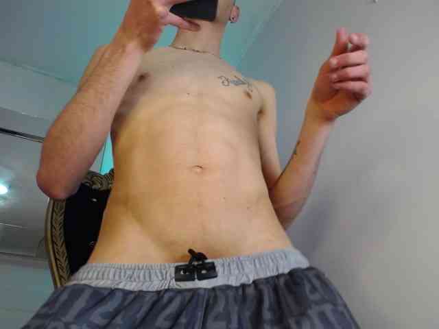 AshtonMyers Live Webcam on BongaCams