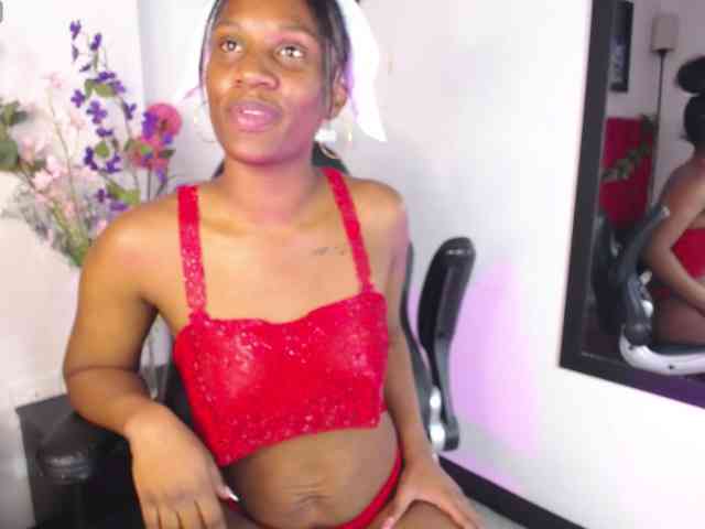 NahomiHix webcam