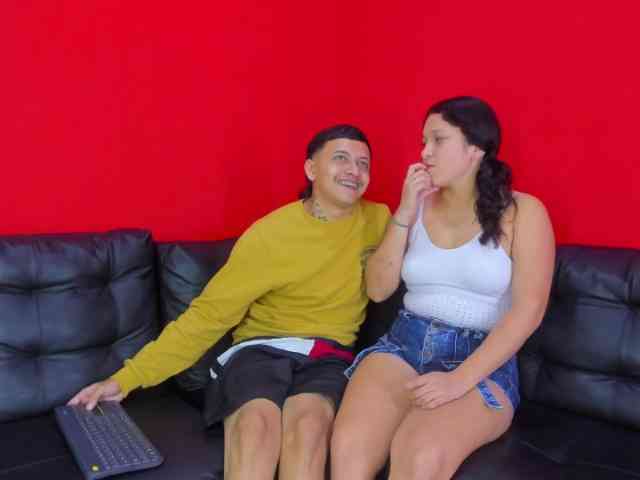 COUPLE-PERVERTED webcam
