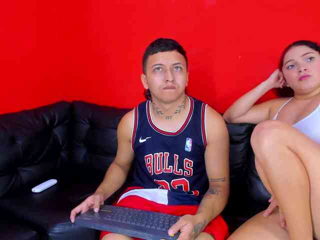 COUPLE-PERVERTED webcam