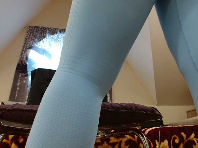 YoungHotMom's BongaCams show and profile