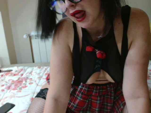 YoungHotMom Live Webcam on BongaCams