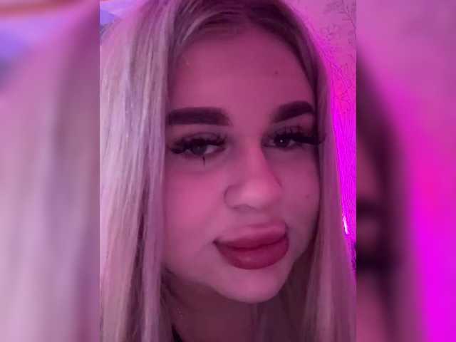 Milkkyy from BongaCams