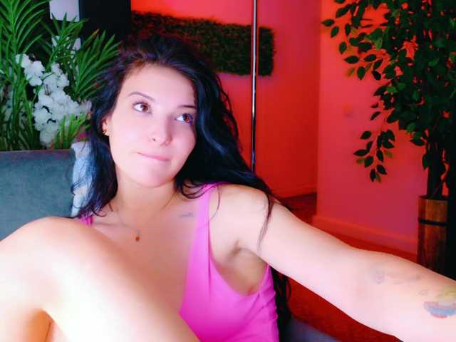 IchTahira's BongaCams show and profile