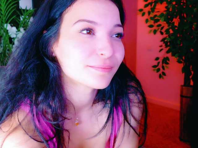 IchTahira's BongaCams show and profile