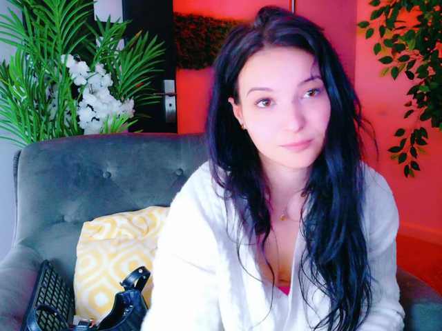 IchTahira's BongaCams show and profile