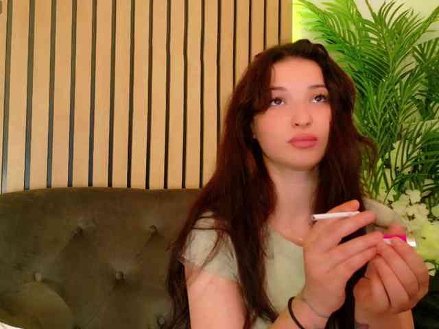 IchTahira webcam