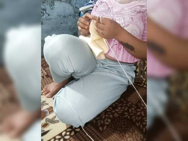 Priyacam's BongaCams show and profile