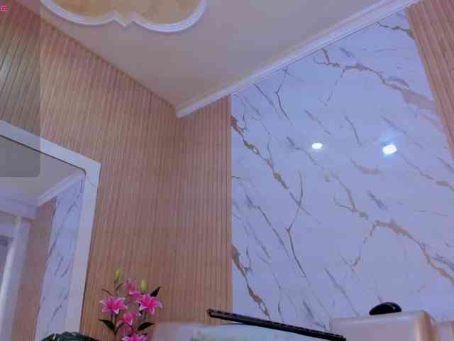 SussyBlom webcam