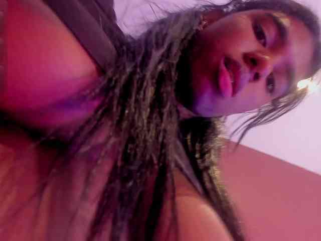 KendraChavezz1 webcam