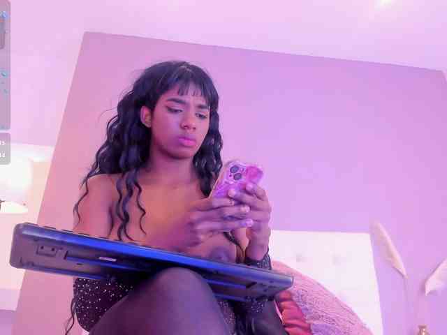 KendraChavezz1 webcam