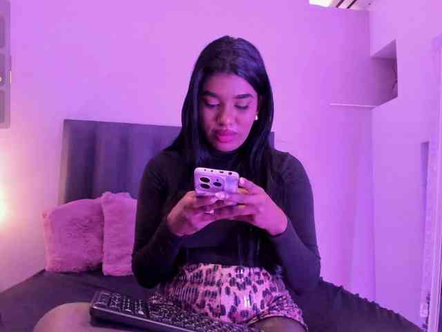 KendraChavezz1 webcam