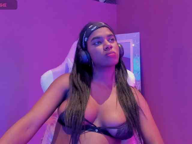 KendraChavezz1 webcam
