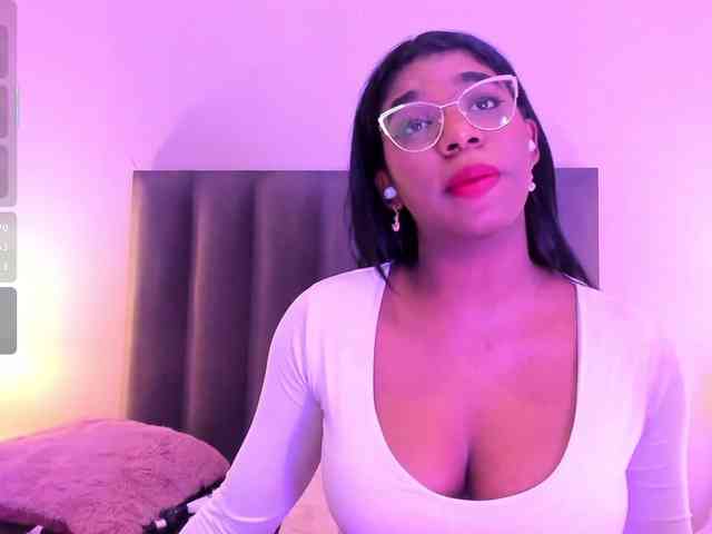 KendraChavezz1 webcam