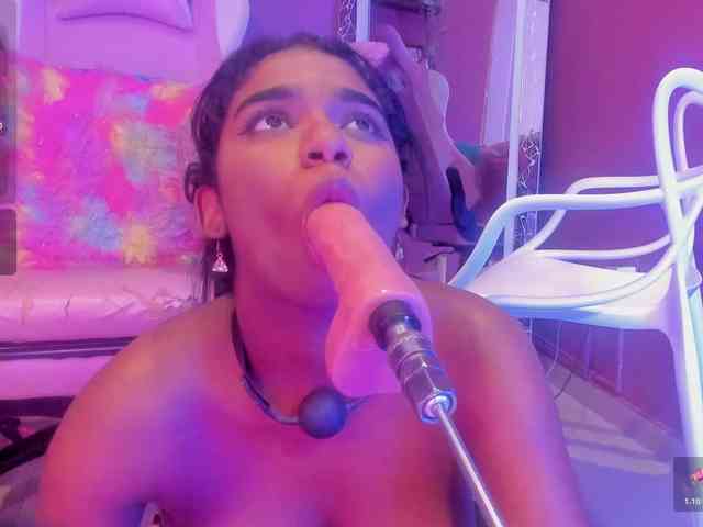 KendraChavezz1 webcam