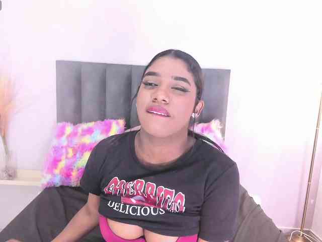 KendraChavezz1 webcam