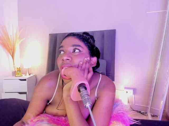 KendraChavezz1 webcam