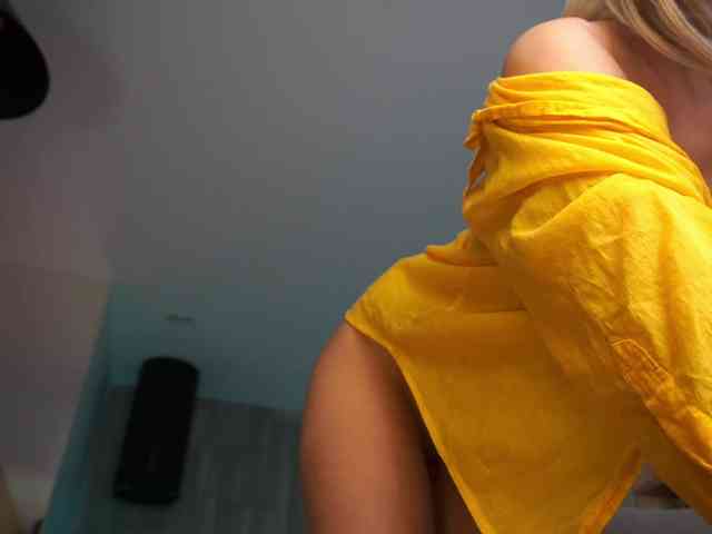 Sonya-reallsugar's webcam live show