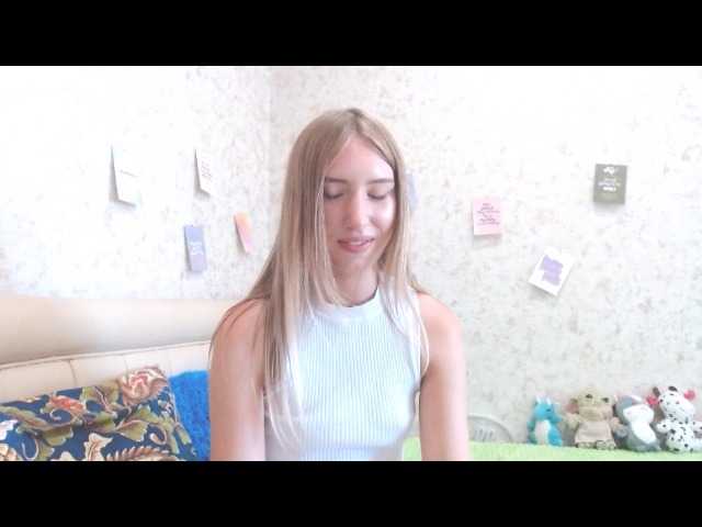 VanillaBlonde webcam