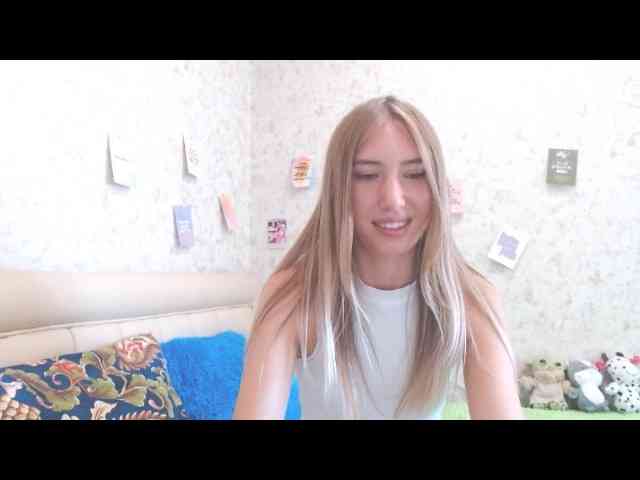 VanillaBlonde webcam