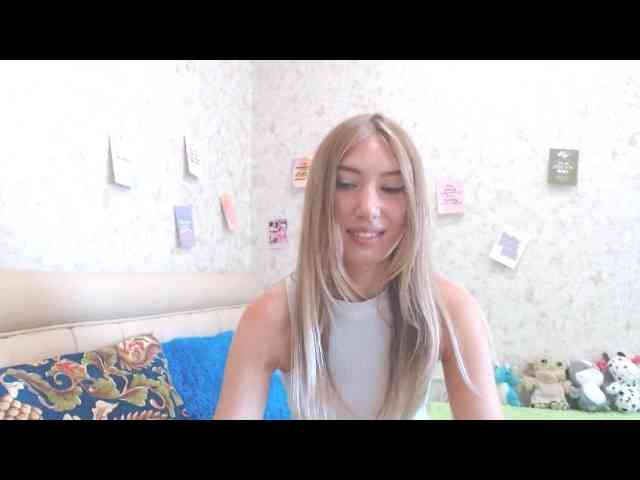 VanillaBlonde webcam