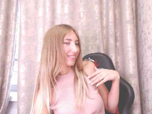 VanillaBlonde webcam