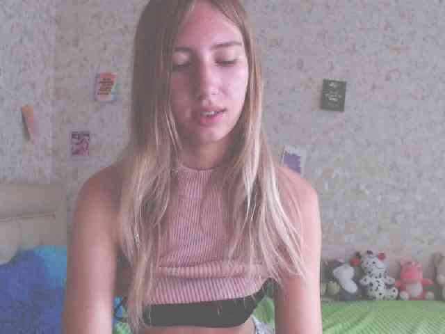 VanillaBlonde webcam