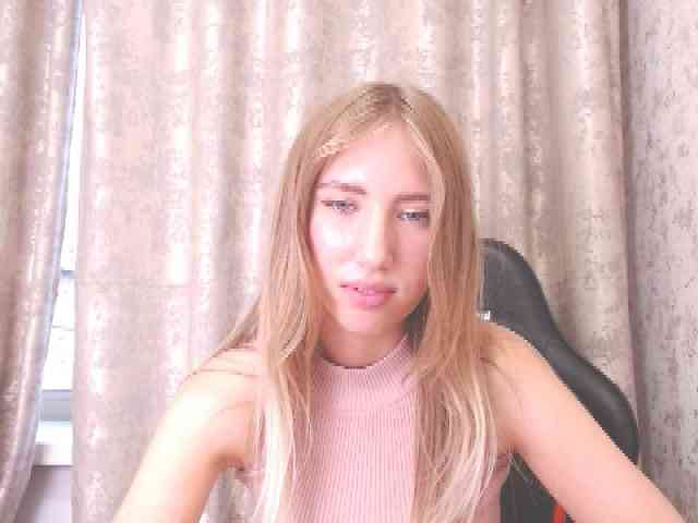 VanillaBlonde webcam